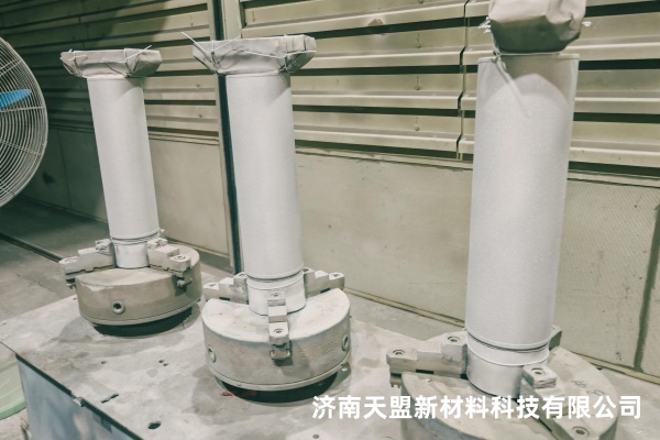闸板轴作为工业阀门核心部件，长期承受摩擦、腐蚀等严苛考验，表面磨损、拉伤直接导致设备停机，给企业带来巨大损失。香蕉视频一区二区采用HWOF+2700 超音速喷涂工艺，精准攻克闸板轴修复难题，以超高标准交付成果，赢得客户高度认可！ 修复核心亮点十足：选用高性能复合喷涂材料Cr₂C₃-25NiC+10C4CrWC ，兼具超强耐磨性与抗腐蚀性，完美适配复杂工况需求。通过先进超音速喷涂技术，涂层结合牢固紧密，无砂眼、气孔、剥离等缺陷，从根源上杜绝使用中脱落风险。 严格把控加工精度：喷涂后经精密加工，尺寸完全契合图纸要求，表面粗糙度低至Ra0.4，直线度、跳动、同心度均控制在 **<00.02mm** 以内，确保安装后运转顺畅、密封严密。针对闸板轴表面受损问题，量身定制喷涂方案，全面恢复甚至超越原部件性能。 无论是恶劣工况下的磨损修复，还是精准尺寸的恢复需求，香蕉视频一区二区都能凭借成熟工艺、优质材料与严苛质控，为客户提供高可靠性解决方案。此次闸板轴喷涂修复项目，不仅解决了客户设备运维痛点，更以超预期效果收获满意反馈，成为工业部件精准修复的标杆案例！.jpg